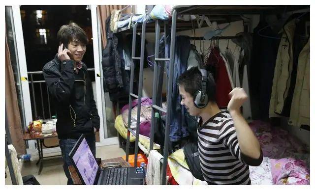 0度校方：用电习惯不好电工称到不了人生就是搏大学生宿舍月用电竟达80(图1)